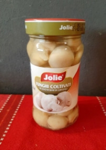 Jolie Funghi coltivati sottolio