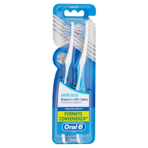 Oral B Spazzolino Manuale Pro Expert Cross Action Antiplacca 35 Medio x2